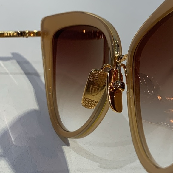 New Women’s Dita sunglasses - Picture 9 of 11